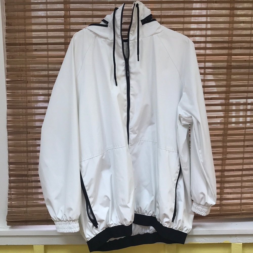 DKNY SPORT Women’s fashionable white rain jacket
